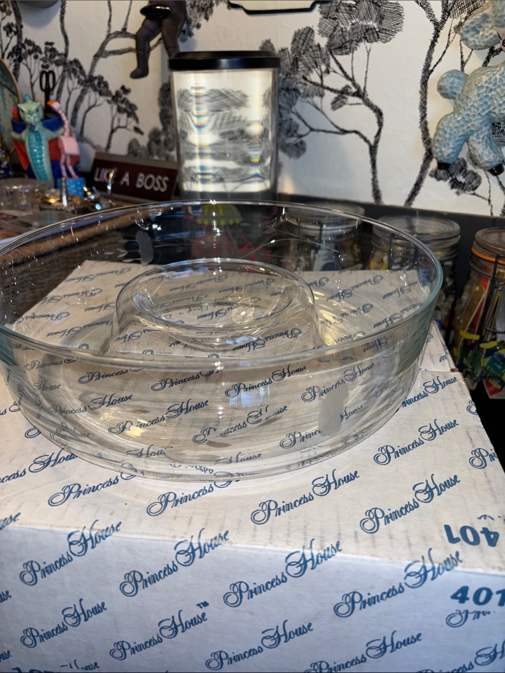 NIB Princess House Heritage Crystal Chip 'n Dip Bowl, model 401.It features a cl